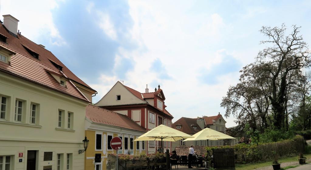 Garden Residence Prague Castle Exteriör bild