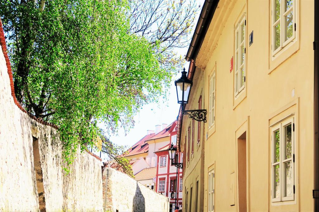 Garden Residence Prague Castle Exteriör bild