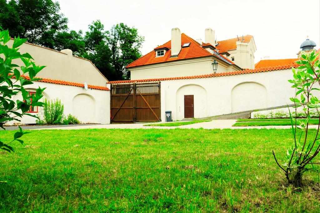 Garden Residence Prague Castle Exteriör bild