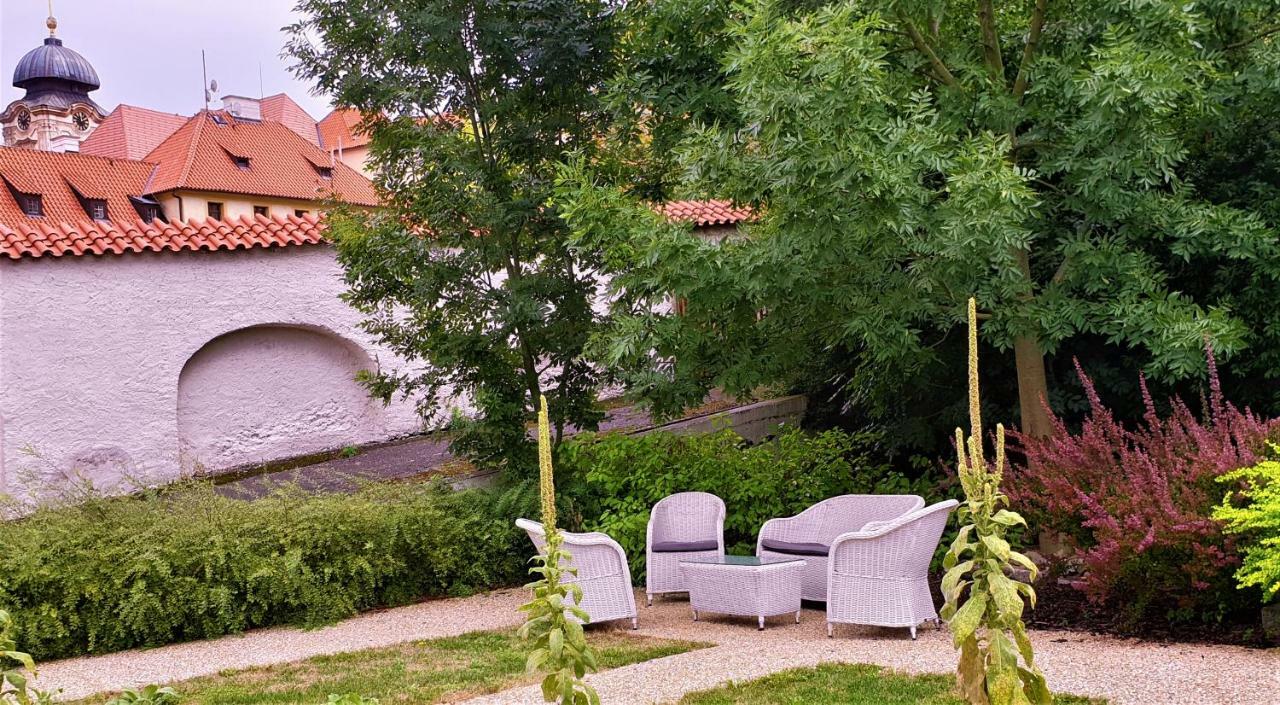 Garden Residence Prague Castle Exteriör bild